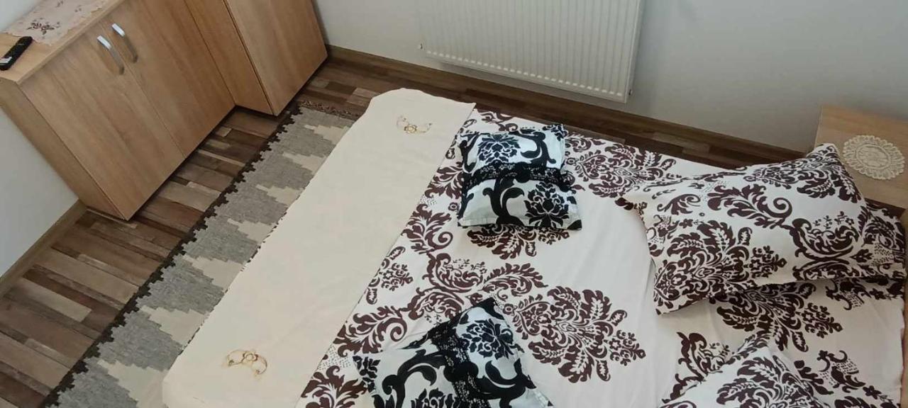 Casuta Din Livada Moisei Exterior foto