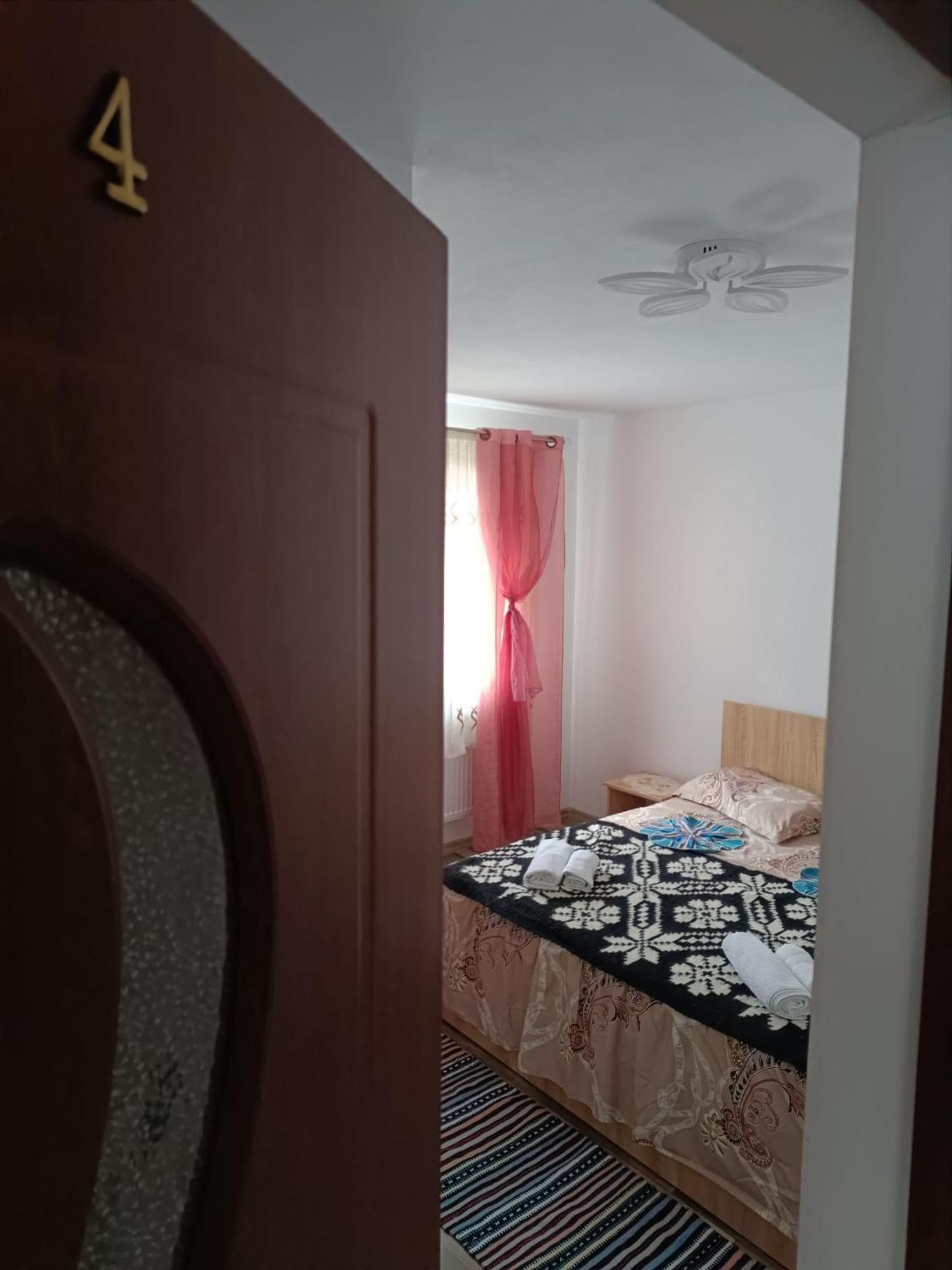 Casuta Din Livada Moisei Exterior foto